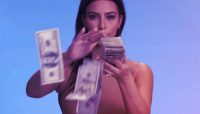 aziona bandi digitalizzazione novembre 2021 kim kardashian soldi gratis